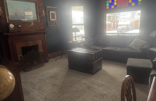 Algonac Casa | Lovely 2-bedroom Victorian home with AC in Algonac. Near shopping and the river