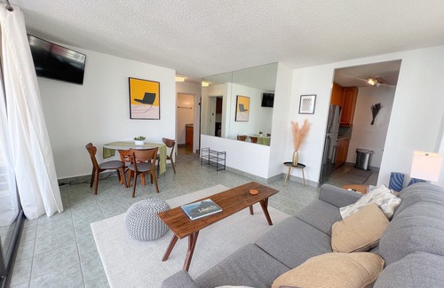Waikiki Condominio | Serene Waikiki Skytower 1-Bedroom | Open-Air Lanai