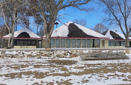 Indian Shores Casa | Charming 4-bedroom house in lovely McGregor with WiFi, AC