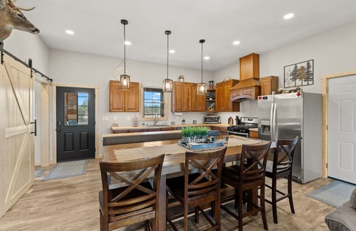 Markville Casa | Hibernation Station - 6BR On the Trails!