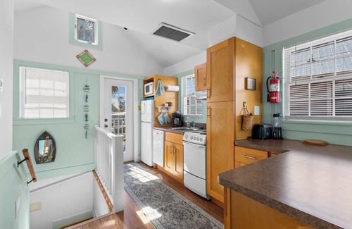 Steinhatchee Casa | Clove Coastal Cottage - Steinhatchee Landing