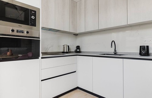 Cotos Apartamento | Blueground | Castilla, AC & w/d, nr Retiro