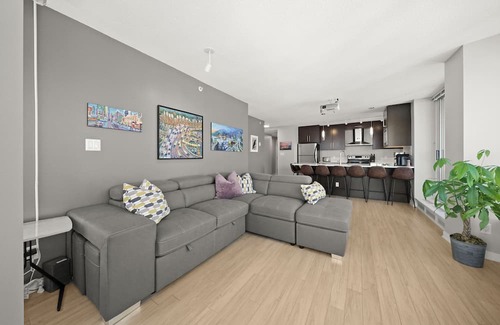Crosstown Condominio | Stunning and Spacious 3 Bedroom/2 Bathroom Condo in Central Downtown Vancouver