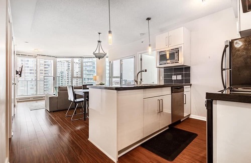 Crosstown Condominio | Spacious Two Bedroom/Two Bathroom Condo in Central Downtown Vancouver