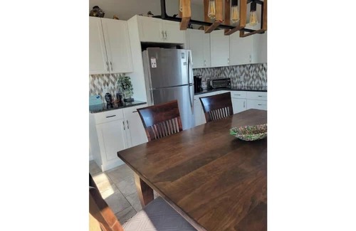 Division No. 7 Cabaña | Our cottage is pet friendly and offers plenty of indoor and outdoor activities,