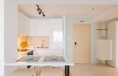 Sector 4 Apartamento | Charming 2-bedroom apartment in beautiful București with AC, WiFi