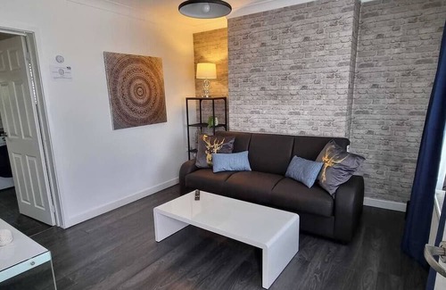 Margam Apartamento | Horeb House TV in every bedroom!