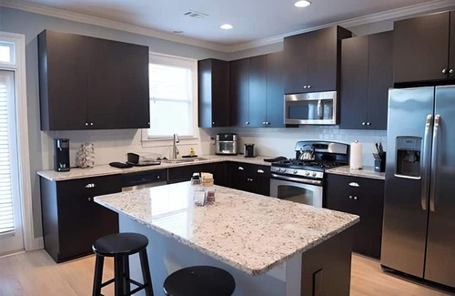 Westside Casa | Modern Midtown Home – Ideal for Long-Term Stays!