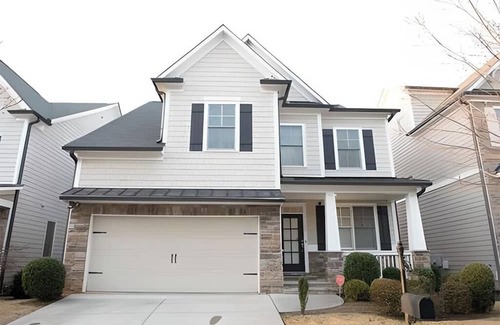 Westside Casa | Modern Midtown Home – Ideal for Long-Term Stays!
