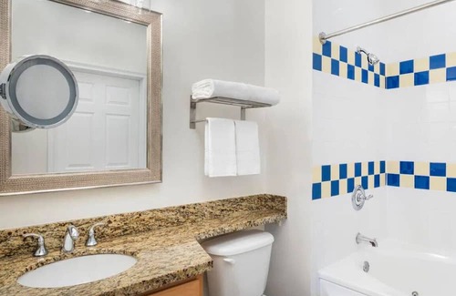 Paradise Island Complejo | Harborside Resort 2bdrm villa on Paradise Island w incredible amenities! Aug 3-7