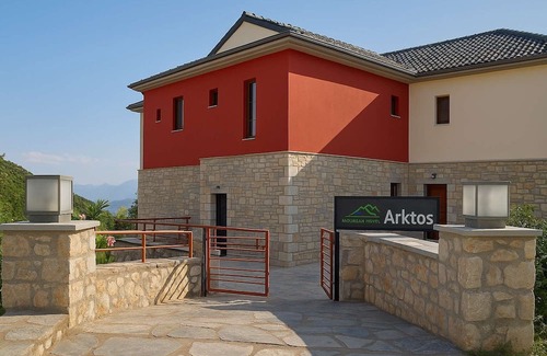 Ligiades Condominio | Stylish Suite at Arktos Hotel | Ideal for Couples