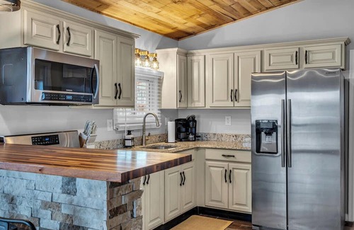 Beach Haven West Casa | Stunning 3-bedroom Lagoon-Front Oasis- Serenity Awaits!