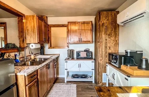 Harrison Cabina | Tiny Excursion Cabin 2 - Ontario Outpost