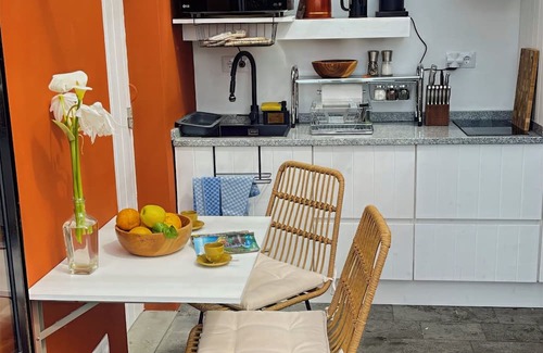 Lajes do Pico Casa | Picolo-Mondo - Mint and Honey
