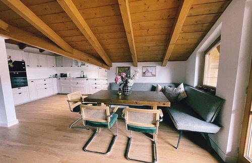 Garmisch-Partenkirchen Apartamento | Tradition meets modernity - cozy, quiet and central right on the Loisach