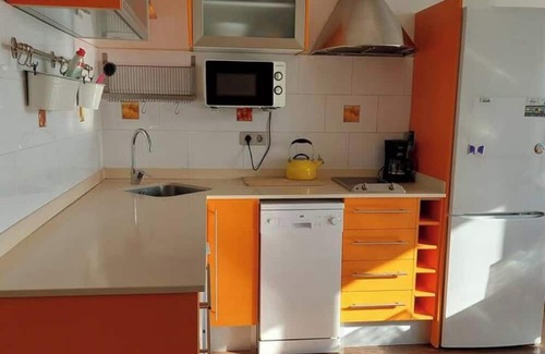 Caldes d'Estrac Apartamento | Ocean views and garage near BCN orange