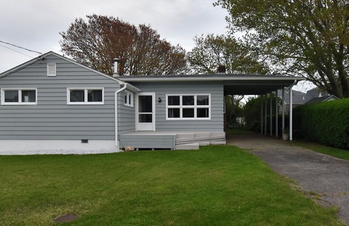 Misquamicut Casa | Misquamicut Fire District | Walking Distance to your beach access!