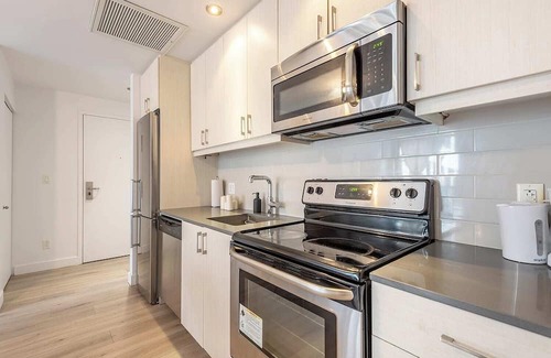 International District Apartamento | Square Victoria - Balcony - Downtown View