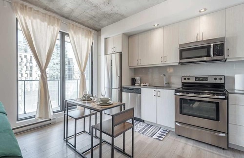 Old Montreal Apartamento | Cozy design Summary: