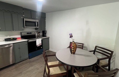 Millersville Casa | Relaxing home master bedroom