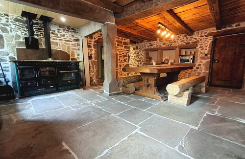 Ternuay-Melay-et-Saint-Hilaire Otro | Gîte, former Comtois farmhouse