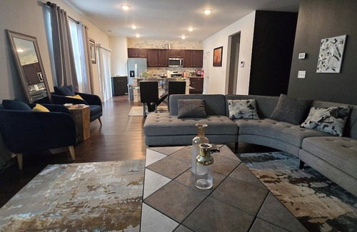 Locust Grove Casa | n 4-bedroom house in awesome Locust Grove with fitness room, AC, WiFi