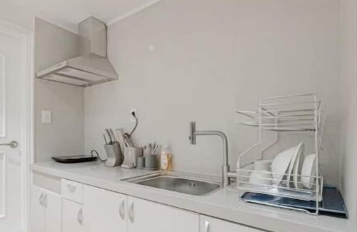 Nonhyeon-dong Apartamento | 201 Apgujeong 2nd, Studio 1 Bath Queen Bed