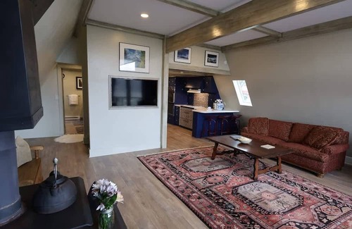 Missouri Heights Cabina | A-Frame Open Concept Cabin in Scenic Missouri Heights, Carbondale – Cozy Retreat