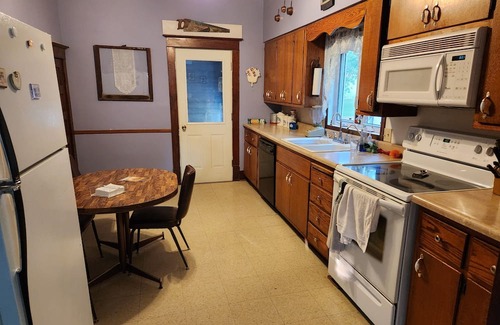 Agency Village Casa | Spacious 5-bedroom country house in marvelous Summit with WiFi, AC