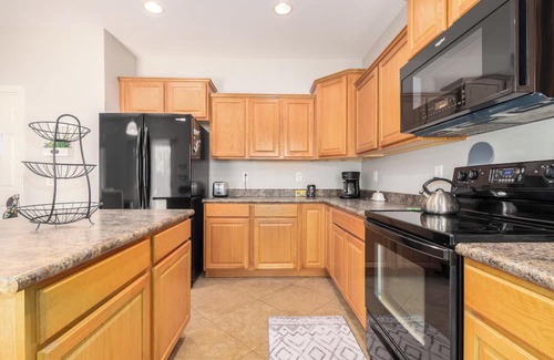 Royal Ranch Casa | Spacious 4 Bedroom Home with Pool / Game room