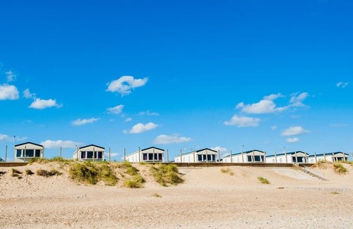 Caister-on-Sea Casa | Introducing the ABI Vista, a 2-bedroom caravan designed to accommodate up to 6 guests.