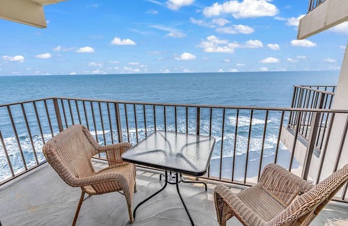 Garden City Condominio | Seagull Heights! 2-BR 2-BA OCEANFRONT Royal Garden Resort Condo In&Outdoor Pools