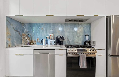Bedford-Stuyvesant Apartamento | Decatur Place by Rove Travel | 1BR Chic Apartment