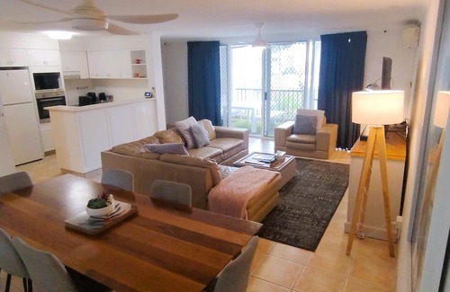 Gold Coast Apartamento | Beautiful 3BR Apartment 70m walk to beach