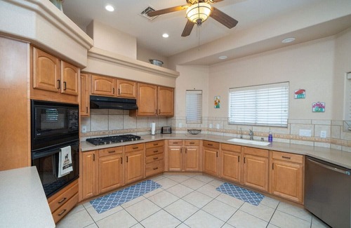 Residential Estates Casa | 3 Bedroom Plus Casita 3 Bath (2) Garage Spaces Pool and Spa