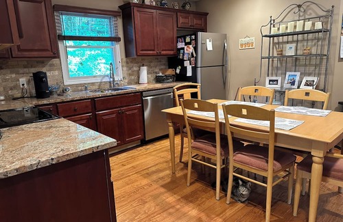 Baiting Hollow Casa | Walk to beach in this charming home with ac and wifi