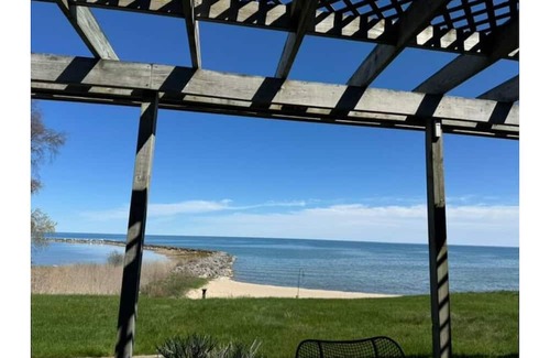 Harrisville Casa | Harbor House Lake Front Home