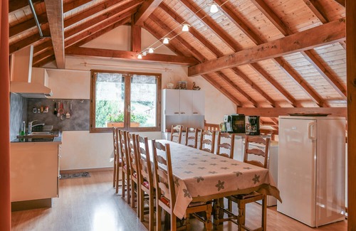 Yenne Casa | Holiday Home 'L'orée Du Bois' with Mountain View, Wi-Fi and Air Conditioning
