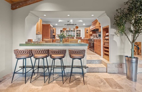 Del Monte Forest Casa | Pebble beach secret golfers retreat with hot tub and gym LX92