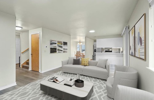 Federal Way Casa | A beautiful private bedroom in a peaceful neighborhood in Federal Way- Twin-lake