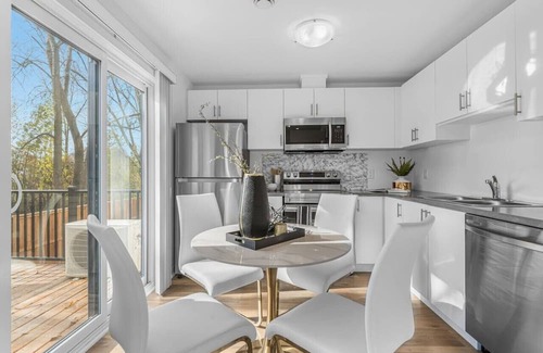 Niagara Falls Apartamento | NEW Stylish 2BR Suite | 7 Mins to Falls | Sleeps 6