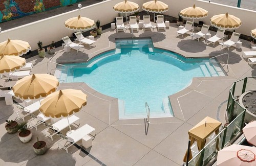 Albuquerque Original Townsite Casa | Albuquerque Modern Retreat for Solo Travelers or Couples | Free Parking