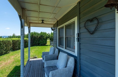 Jerrara Casa | Kelly Cottage ~ Immersed in the tranquility of nature in the scenic landscape of Jerrara
