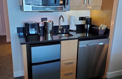 Las Vegas Strip Apartamento | Luxury Hilton ~ On the Strip ~ ALL INCLUDED