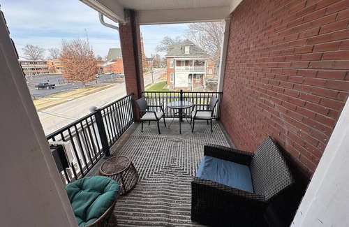 St. Charles Historic District Casa | 1st Capitol Mansion - Suite 302