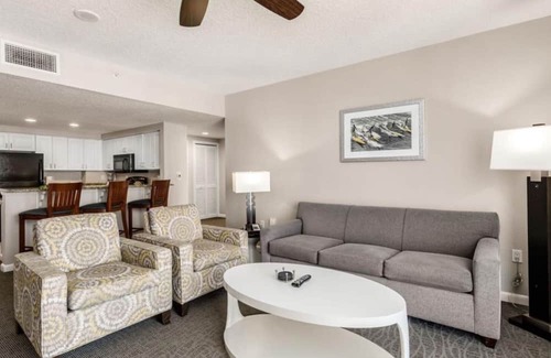 Brush - Stewarts Complejo | Spacious 2-Bedroom Dlx. at Wyndham Ocean Walk: Beach Access, Pools & Family Fun!
