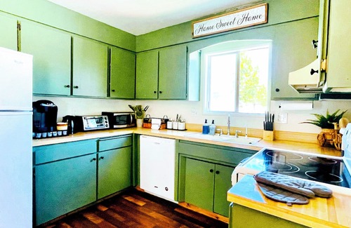Old Station Casa | Charming 3-bedroom cabin in with AC, spa, game room, firepit & EV charger