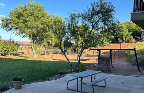Santa Clara Casa | Large walk out basement with gorgeous views in tranquil Santa Clara