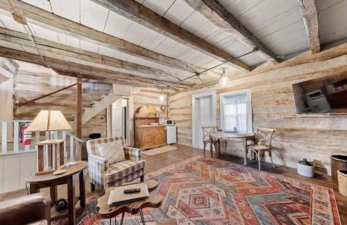 Augusta Cabina | Rustic Augusta Cabin by StayLage
