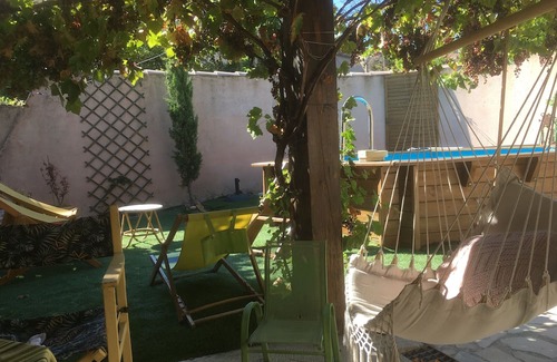 Jonquerettes Casa | Gite in Provence private garden and pool